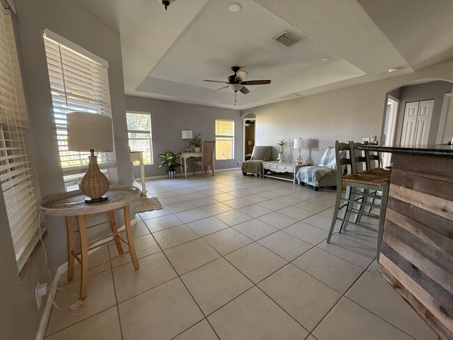 Building Photo - 1211 SW Dalton Ave