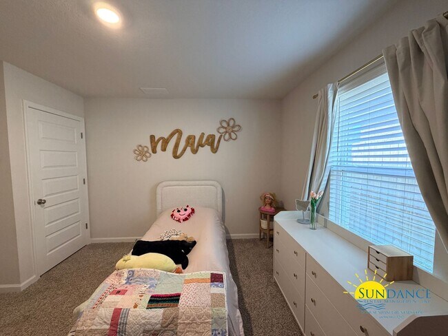 Building Photo - Spacious 4BR Patriot Ridge Home with Community Perks!