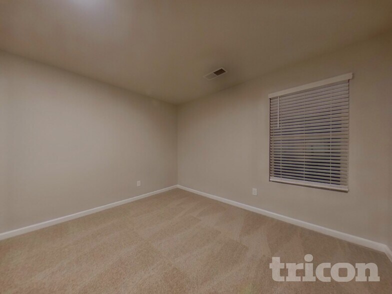 Building Photo - 3023 Chris Cir