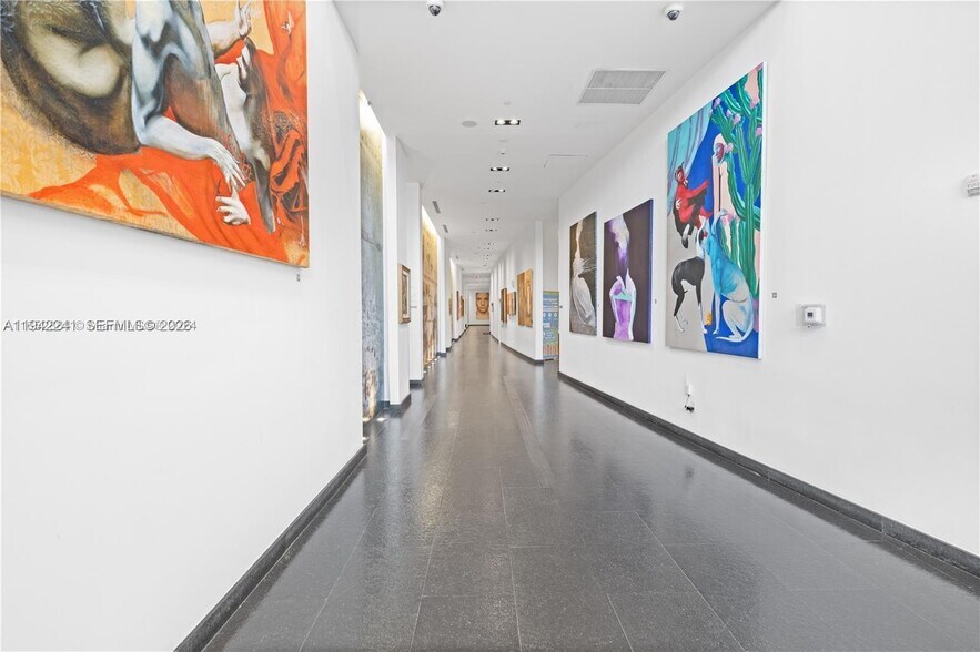 Building Photo - 888 Biscayne Blvd