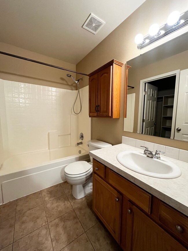 Building Photo - 4 Bedroom Home with Bonus Room Potential & RV Parking!