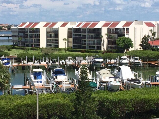 Building Photo - 7984 Sailboat Key Blvd S