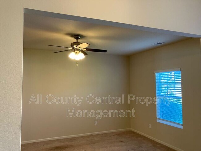 Building Photo - 230 Smith Glen Dr