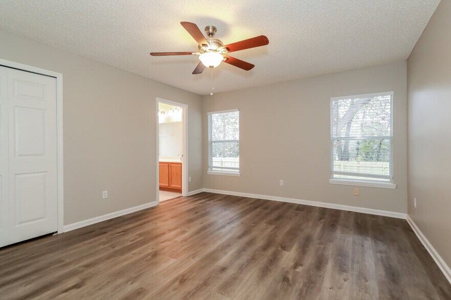 Building Photo - 2621 Fernleaf Dr