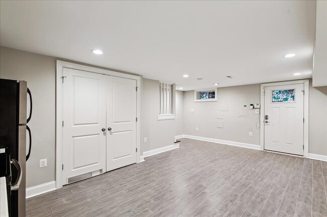 Building Photo - Modern 4BR Home w/ Fireplace, In-Law Suite...