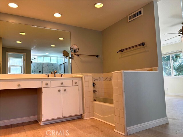 Building Photo - 25592 Leeward Dr