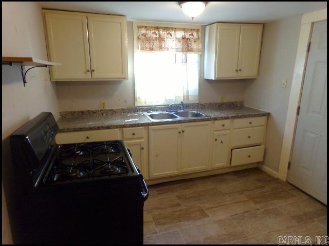 Building Photo - 2022 Howard St