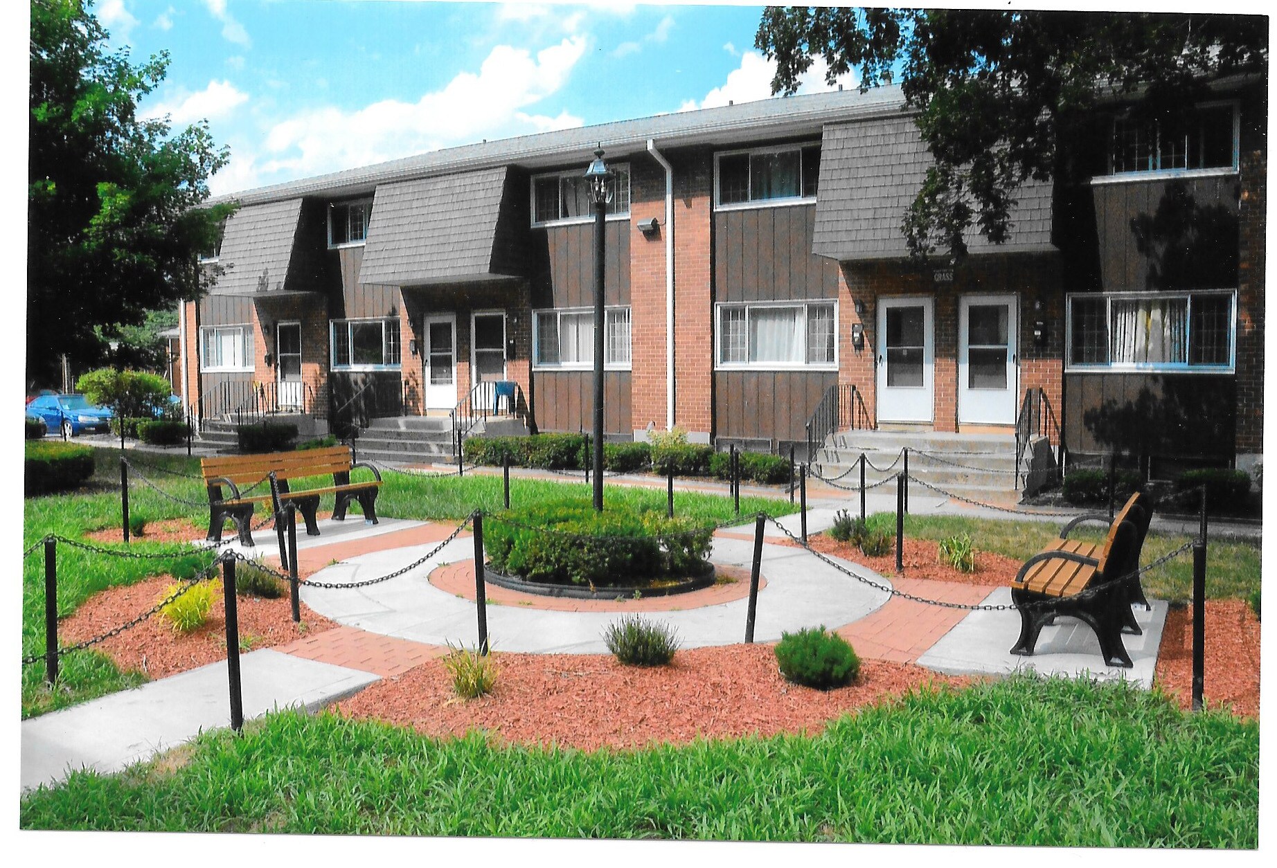 Building Photo - 452 Middle Turnpike W