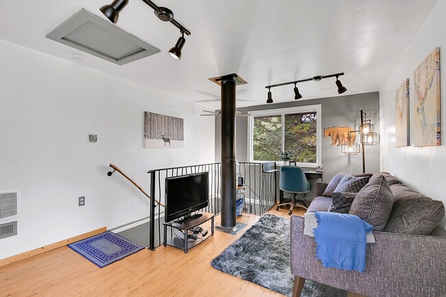 Building Photo - 8960 S Rex Ln