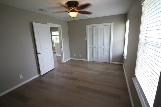 Building Photo - 5400 Sheldon St