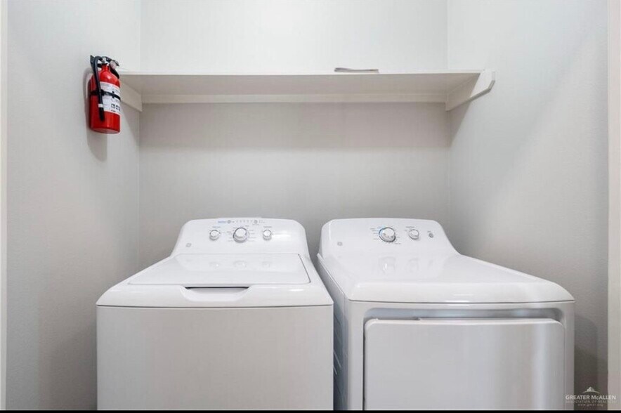 Building Photo - 2009 Jackson St