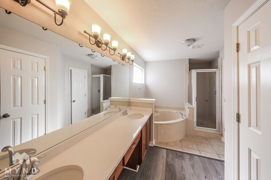 Building Photo - 7384 Hunters Forest Cove