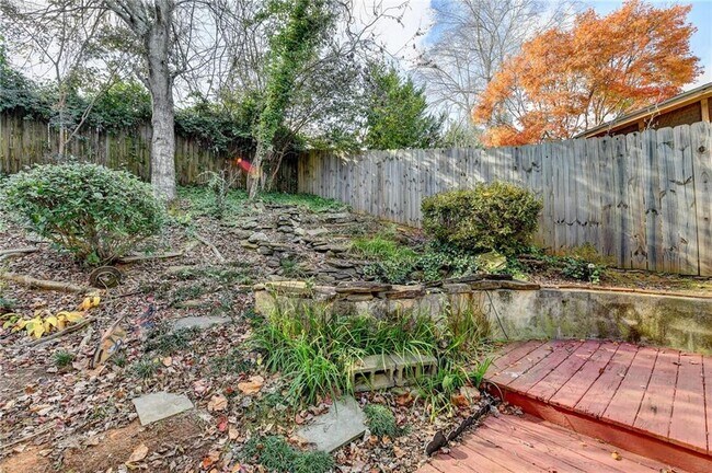 Building Photo - 1112 Ashbury Dr