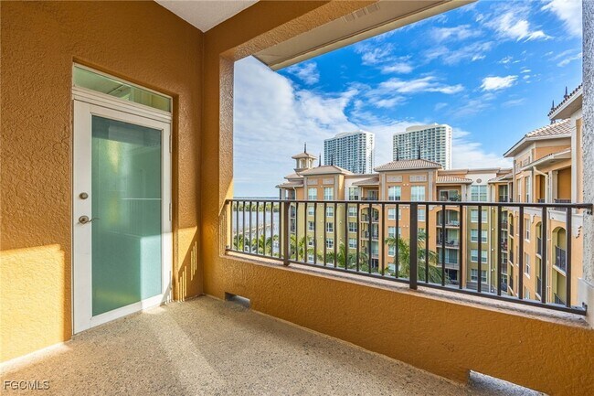 Building Photo - 2825 Palm Beach Blvd