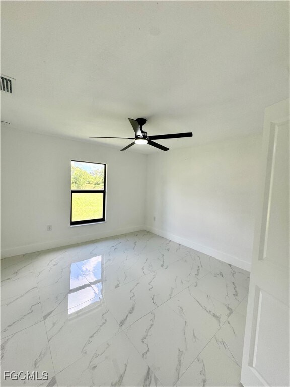 Building Photo - 670 Chemstrand St E