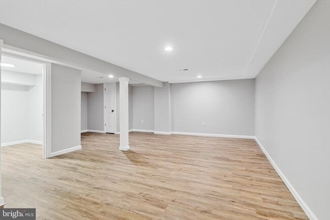 Building Photo - 501 Bloomfield Dr