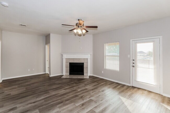 Building Photo - 12419 Pinestraw Rd