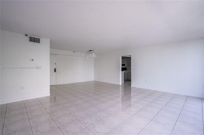 Building Photo - 17600 N Bay Rd