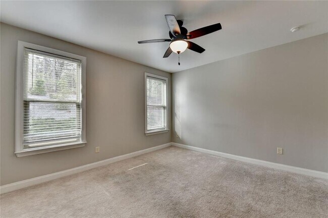 Building Photo - 2540 Maple Ridge Ln