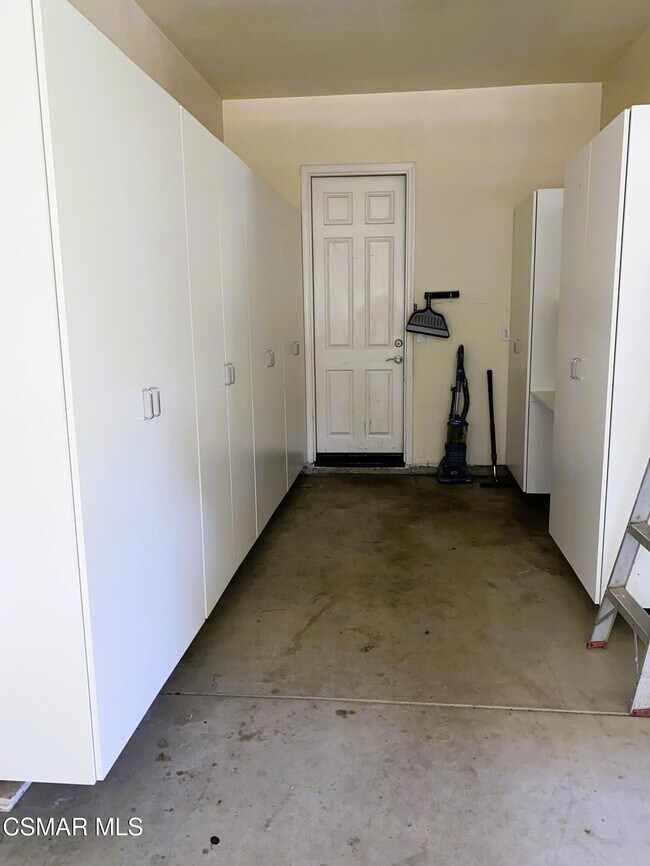 Building Photo - 4501 Via Rio