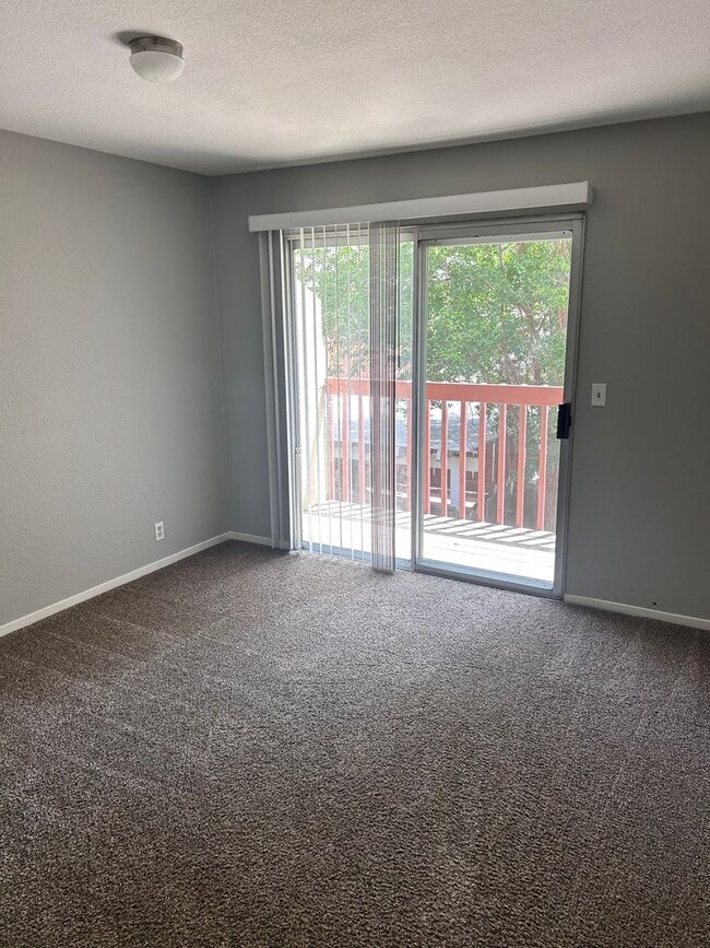 Building Photo - 3 Bedroom/3 Bath Tiffany Estates Ripon Ca