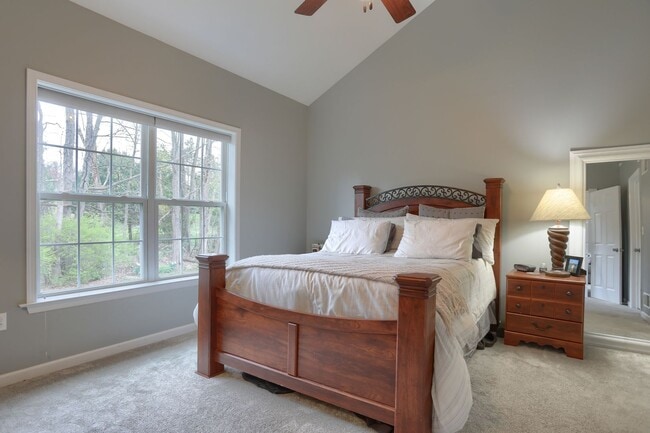 Building Photo - Modern and Convenient Hershey/Harrisburg Suburb Townhouse