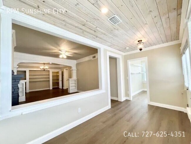 Building Photo - 7700 Boca Ciega Dr