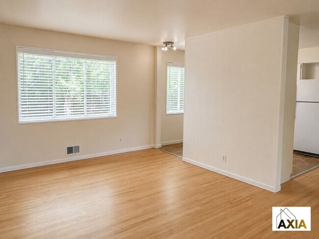 Building Photo - 205 S 39th St