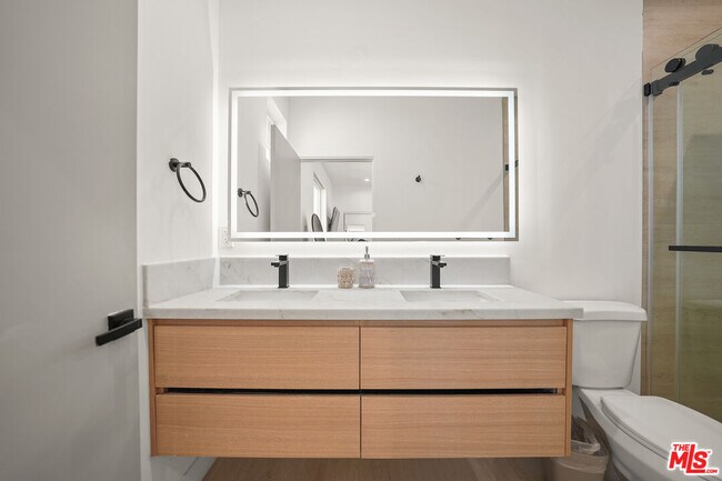 Building Photo - 13692 Erwin St