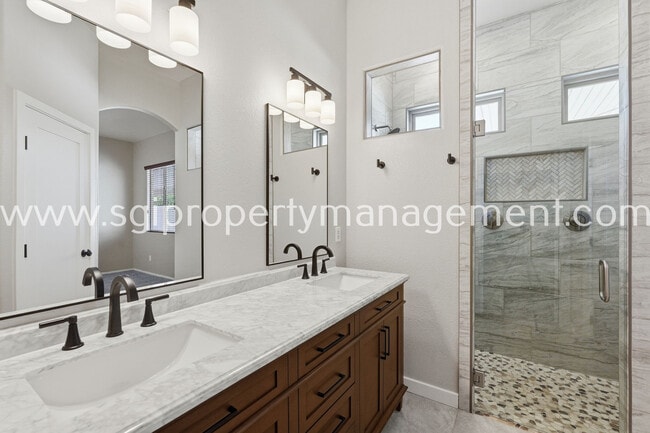 Building Photo - 13178 W Rimrock St