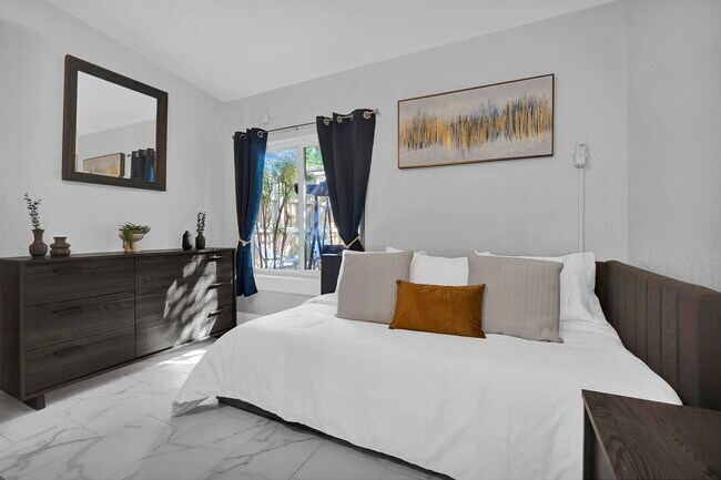 Guest Bedroom - 2440 SW 19th Ave