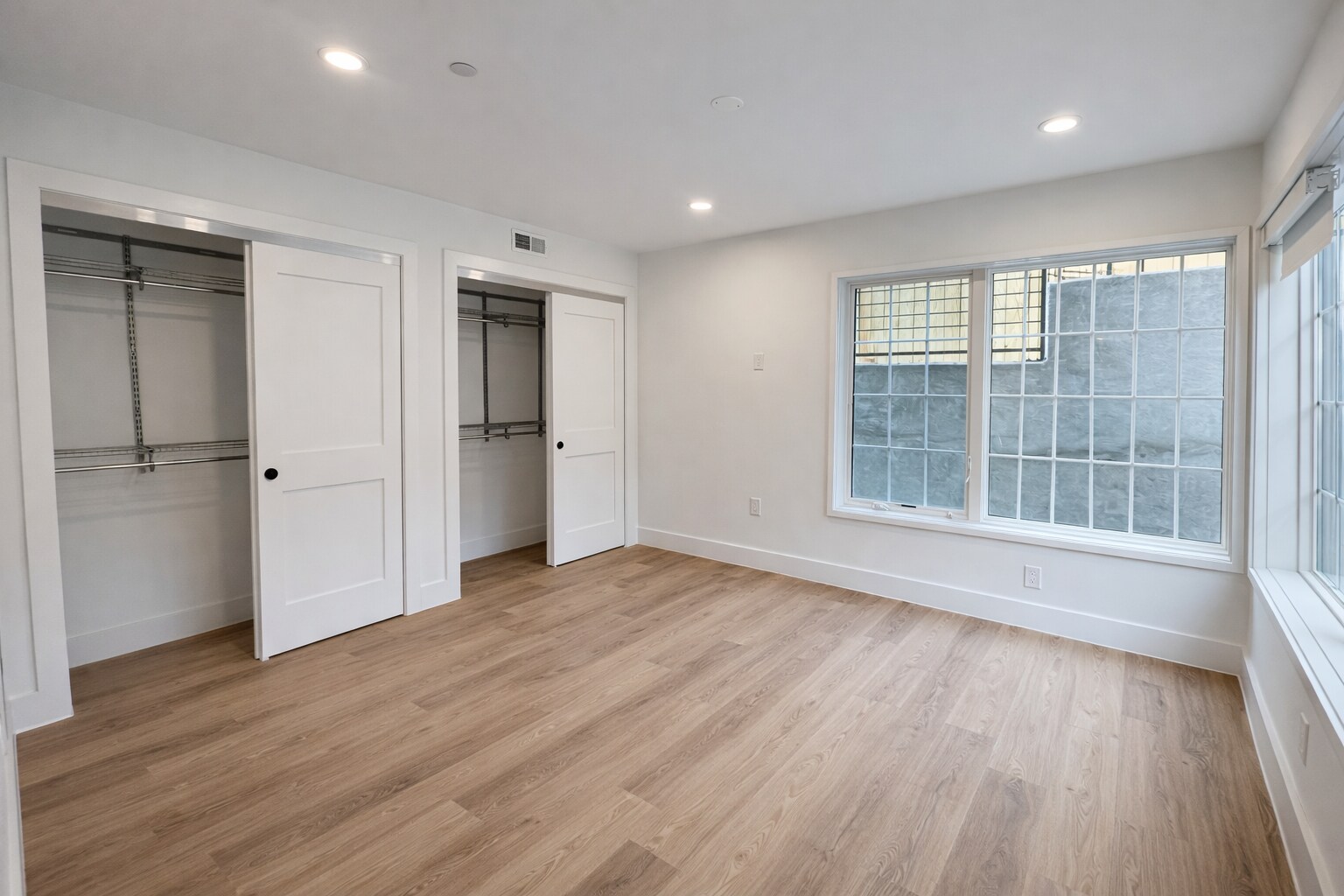 Building Photo - 716 L St SE