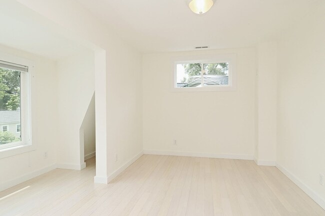 Building Photo - Bright & Modern Downtown Home Near UVA Medical Center