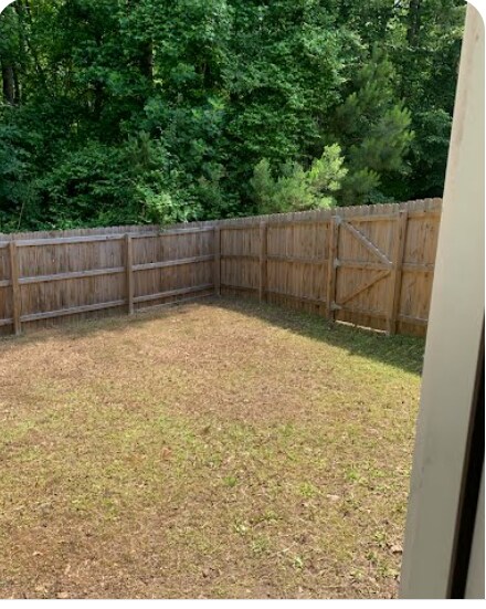 Building Photo - 4404 Ravenwood Dr