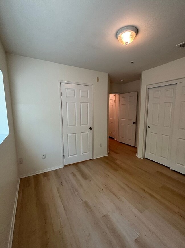 Building Photo - Move-In Ready 4 Bedroom Home Perfect for Professionals & Families