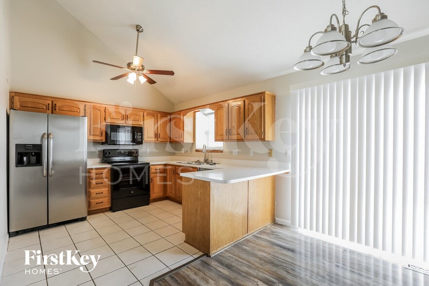 Building Photo - 1603 Johnston Dr
