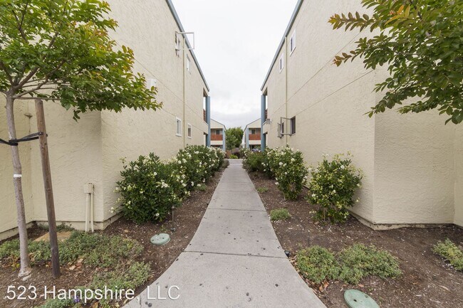 Building Photo - 570 Hampshire Ave