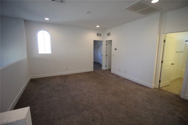 Building Photo - 8085 Skye Roar Ct