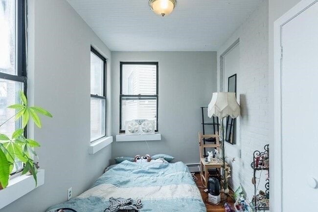 Building Photo - 43 Park Vale Ave
