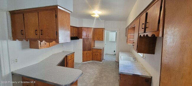 Building Photo - 805 Monroe Ave