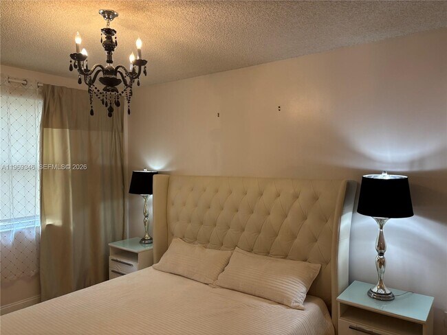 Building Photo - 17150 N Bay Rd