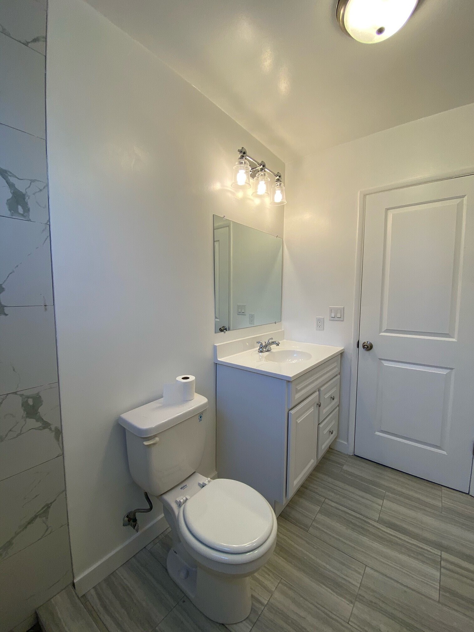 Building Photo - 10823 Camarillo St