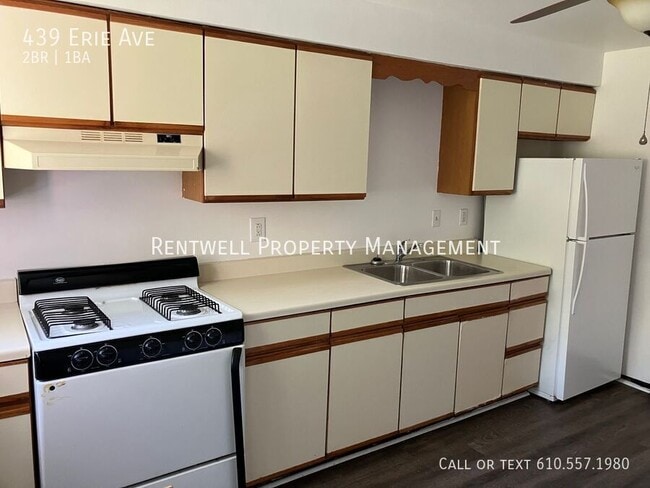 Building Photo - 439 Erie Ave