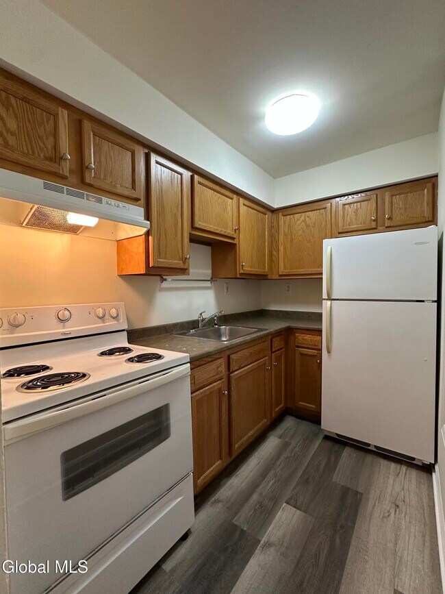 Building Photo - 910 19th St