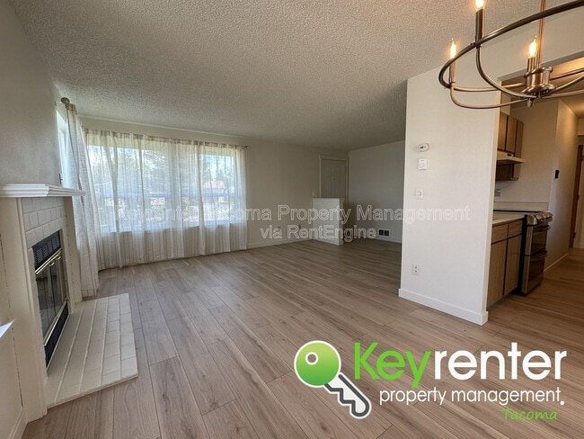 Building Photo - 3422 N Bristol St