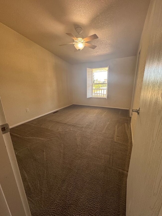 Building Photo - 4 Bed / 2 Bath Country Home – Solar + Move-In Ready