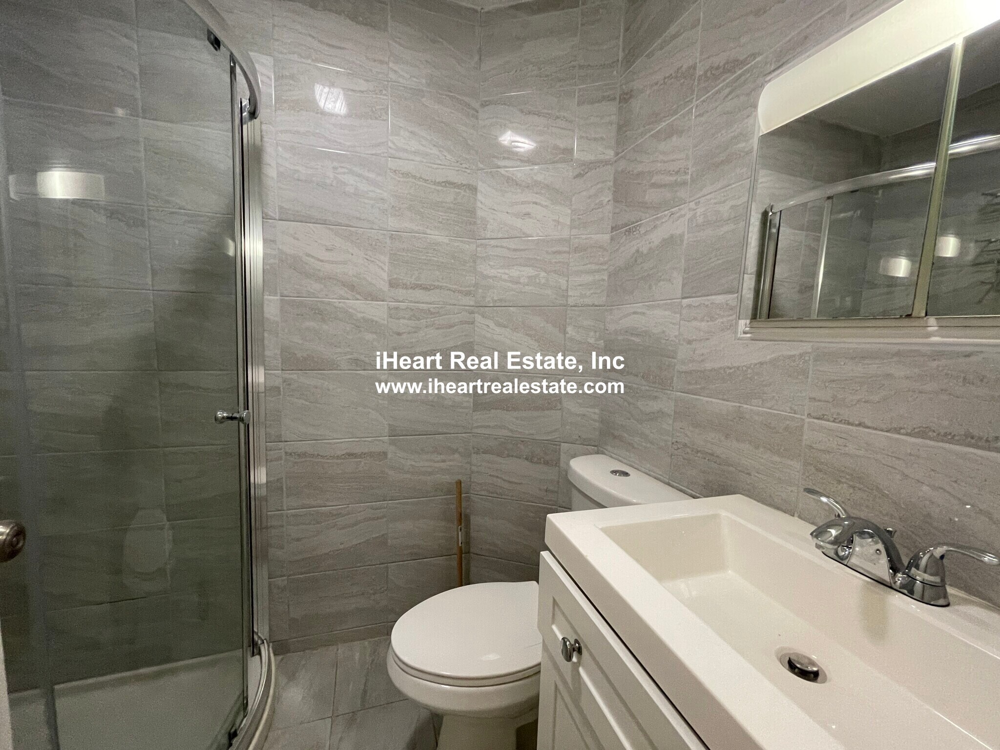 Building Photo - 338 K St