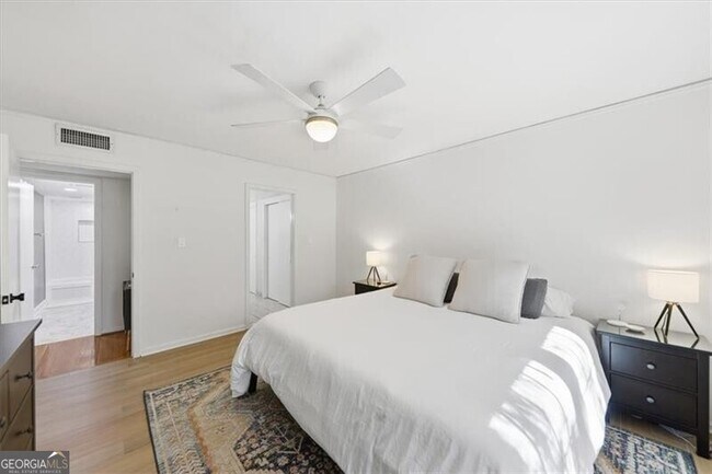 Building Photo - 133 Woodmere Square NW