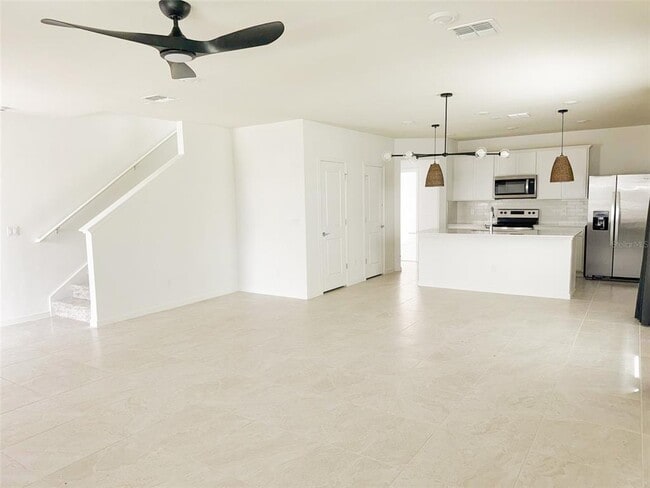 Building Photo - 1889 Summer Serenity Dr