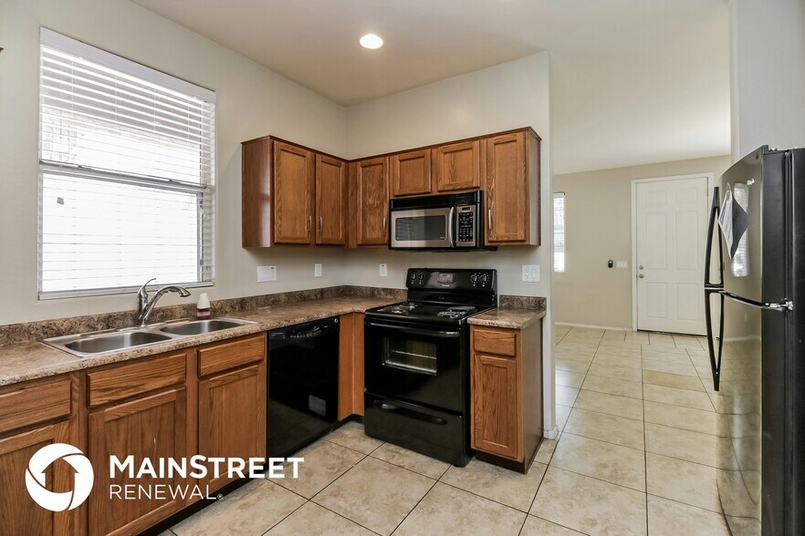 Building Photo - 118 N 86th Ln